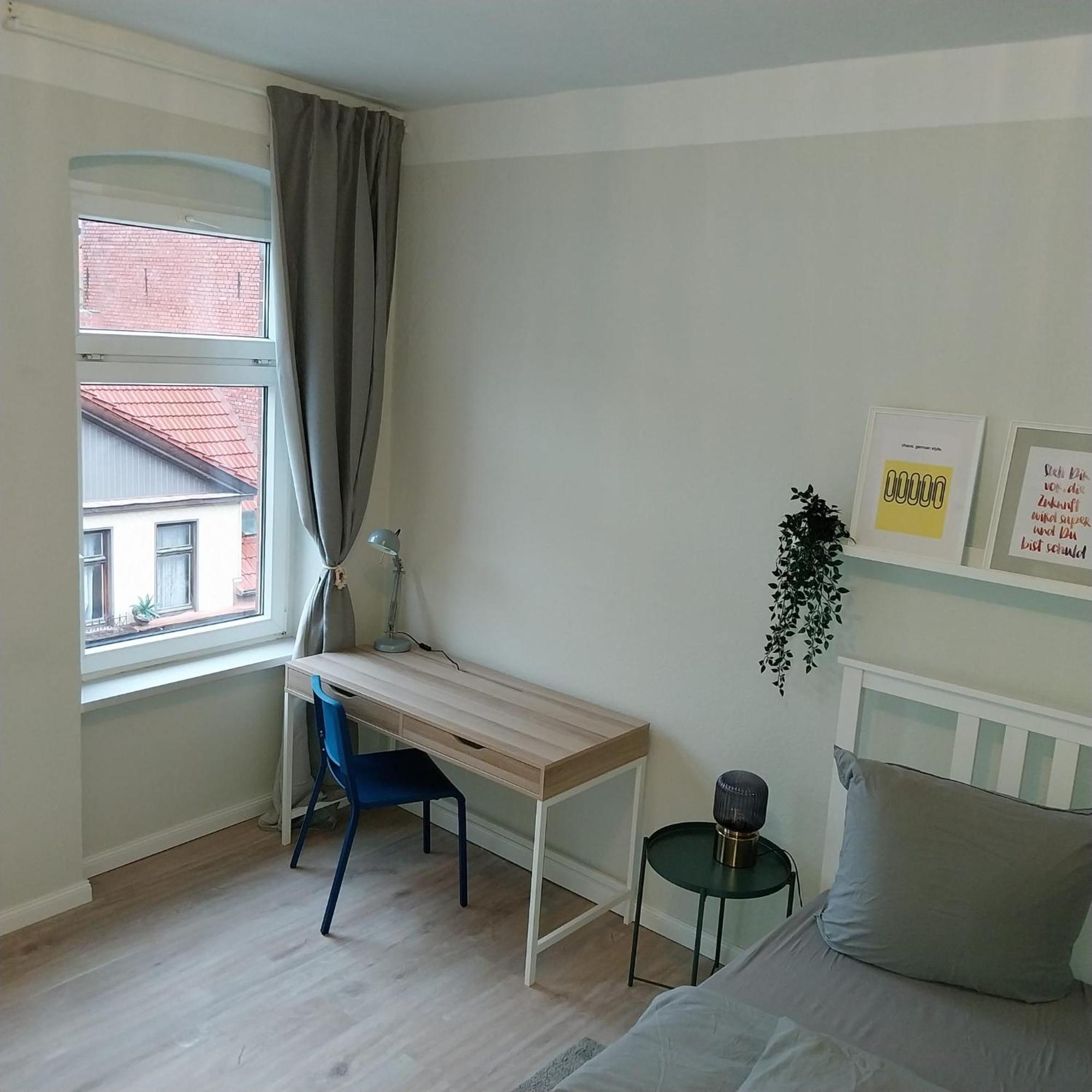 Grossraum-Apartments Mit 2Sz, Wz, Kueche, Smart-Tv, Parken, Etc Érfurt Habitación foto